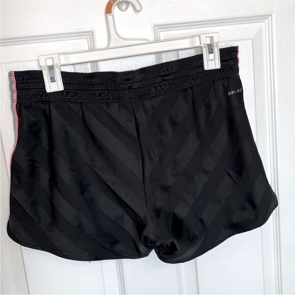 Nike | 2000s Women’s Grey Striped Dri-Fit Athletic Running Shorts Medium - Picture 2 of 10